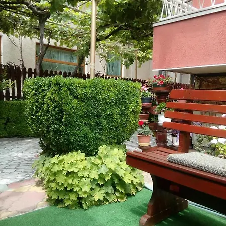 Stariyat Oreh بيت ضيافة نيسيبار